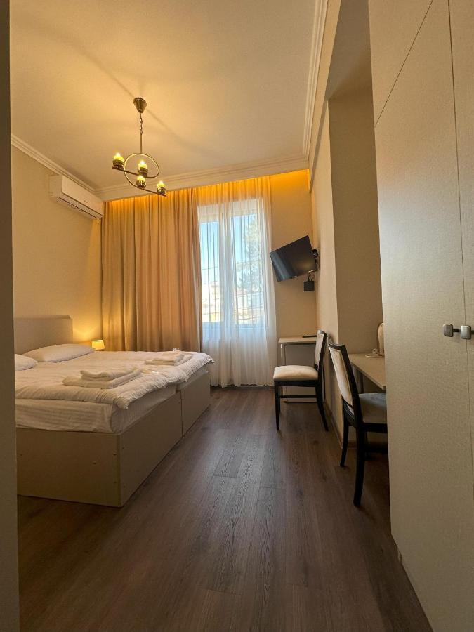 Bina N28 Hotel Kutaisi Exterior photo