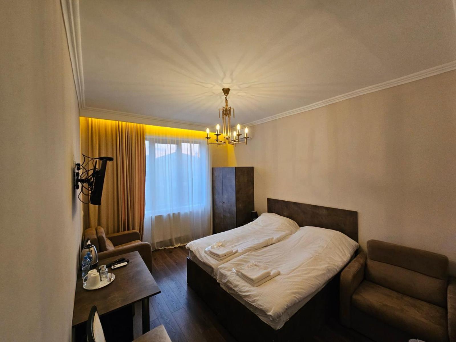 Bina N28 Hotel Kutaisi Exterior photo